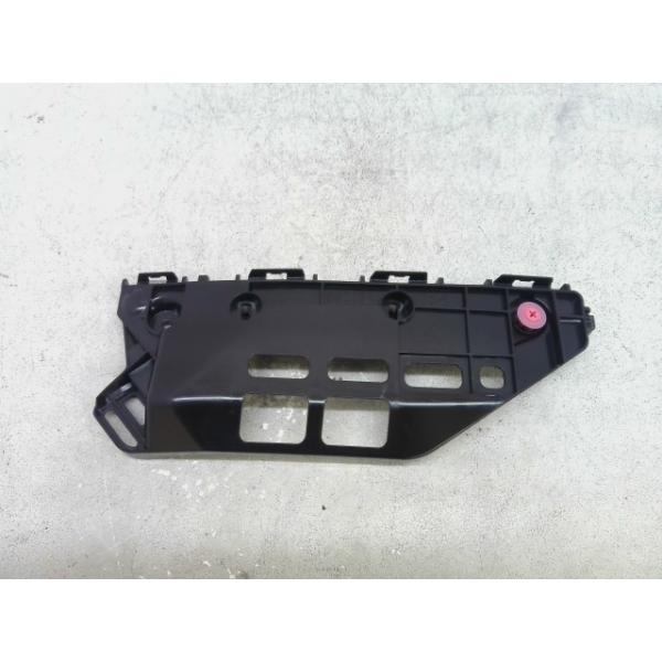 リテーナー ノア ZWR95 バンパー ブラケット