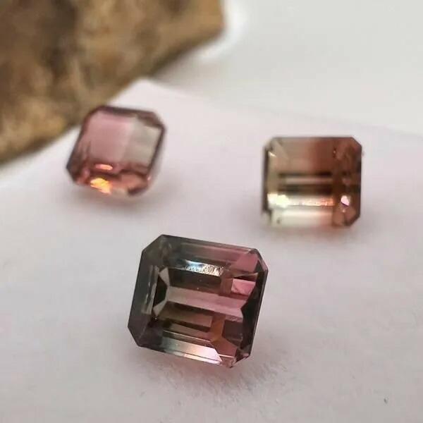 バイカラートルマリン 5,5mm×5mm×3,5mm V8488012627♪ 天然石 ルース