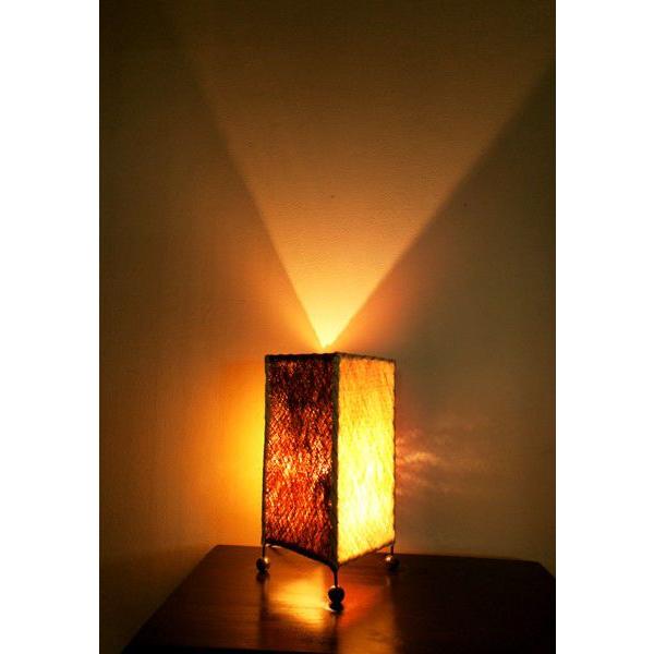 アジアン 照明 間接照明 フロアスタンド インテリア ランプ スタンドライト ％OFF SALE セール 激安 アジアン雑貨 アジアン 雑貨 アジアン家具 エスニック バリ２色のウッドスキンで作られたちょっとモダンで大人なインテリア照明です...