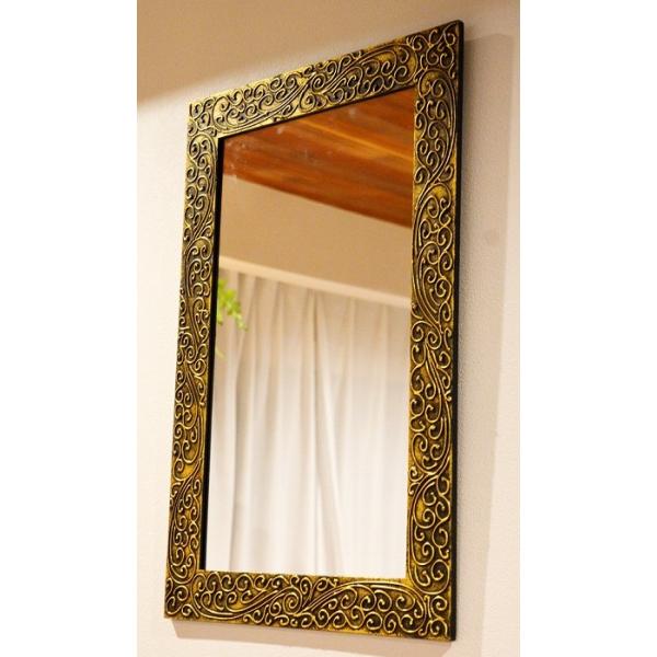 【サイズ】全体サイズ：幅４０cm×奥行１cm×高さ６０cm<br>鏡面部サイズ：幅２９cm×高さ４９cm【素材】圧縮木材・鏡（壁掛け用の背面フック付き）【コメント】人気のゴールドマークシリーズのMサイズ！派手な金色ではなく、落ち...