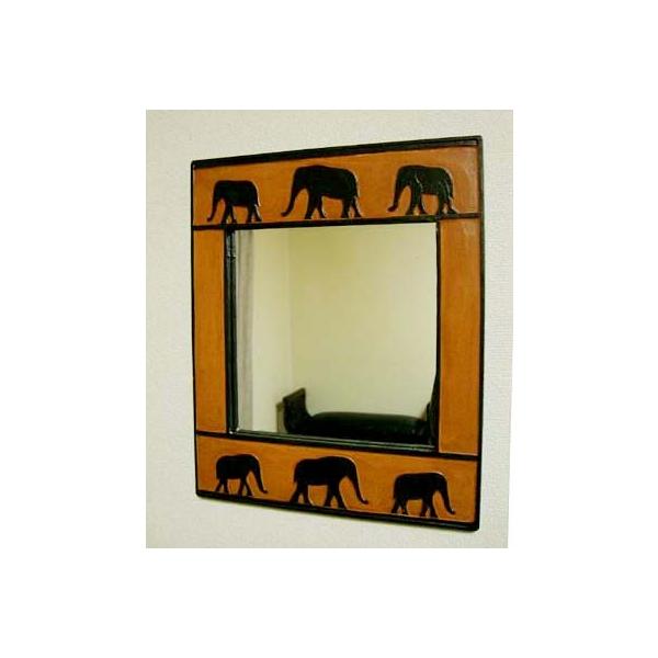大人気商品のゾウのミラーの小さいサイズが新商品として登場です。小さいのでどこにでも飾れとっても便利でかわいいミラーです。玄関やお部屋、どこにでも合うミラーです。サイズ：幅24cm 高さ29cm 奥行き1cm9/3更新【送料無料革命】【ポイン...