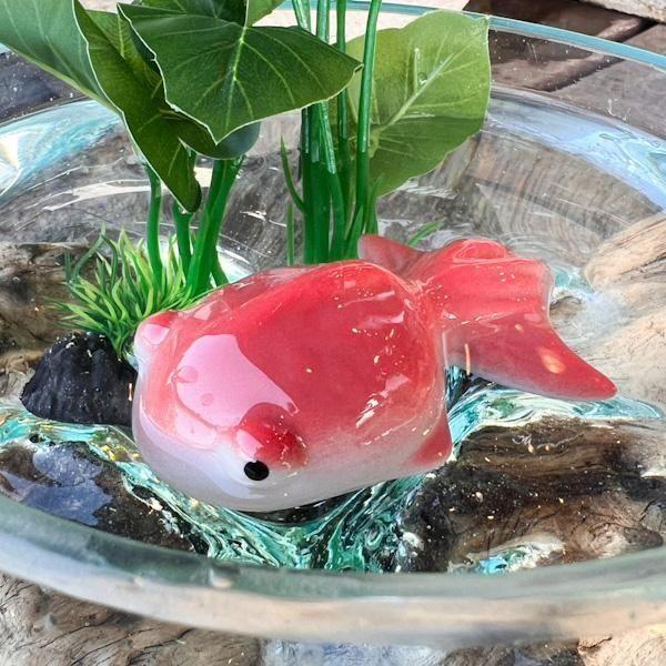 陶器の浮き玉（赤デメキン）＜約幅10×高さ4×奥行3cm＞ | 置物 オブジェ アクアリウム 睡蓮鉢 金魚鉢 水槽 | インテリア おしゃれ ナチュラル カフェ 和風 ジャ