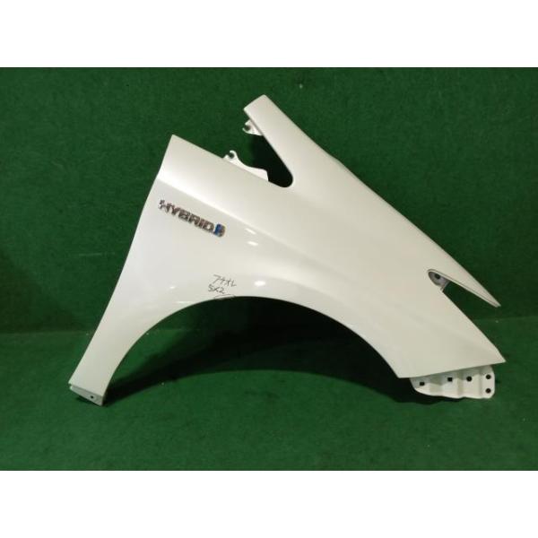 プリウス DAA-ZVW30 右 フェンダー 070 : 山自販リサイクルセンター