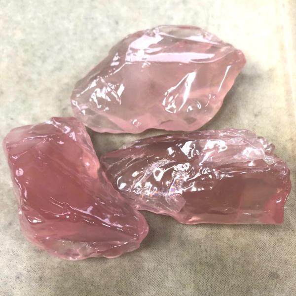 ■販売数：１個から(写真は複数ですが、価格は１個のものです）■産地：マダガスカル■重量：約50g〜56g■色味：濃いめ■約59.2mm×34mm×約9.3mm※写真の中の１個のサイズです（おおよその目安としてお考えください）マダガスカル産の...