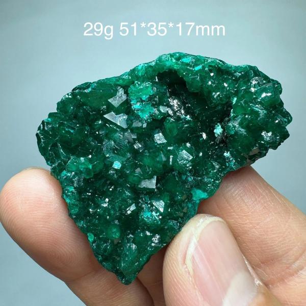 コンゴグリーンディオプタス鉱物標本 緑色結晶 クリスタル インテリア 装飾 培養石 教育用コレクション 04CT