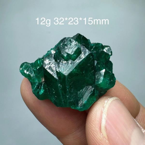 コンゴグリーンディオプタス鉱物標本 緑色結晶 クリスタル インテリア 装飾 培養石 教育用コレクション 07CT