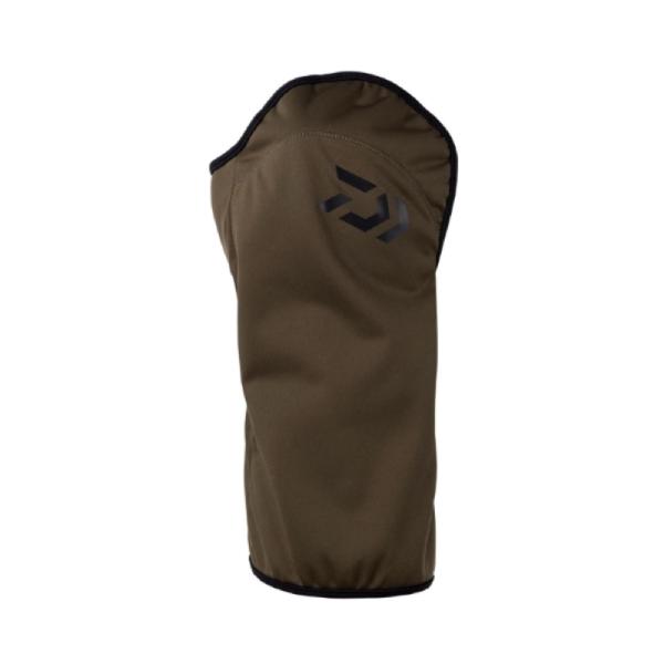 冷たい手元を暖める。冬場の釣りを快適にする便利アイテム。甲側は防風性のある素材、内側にはあたたかみのあるフリース素材を使用。防寒性を高めるため、手首は長めの設計。また、防寒ウエア袖口の内側に装着できるサイズ感。DAIWAダイワ　DG-972...