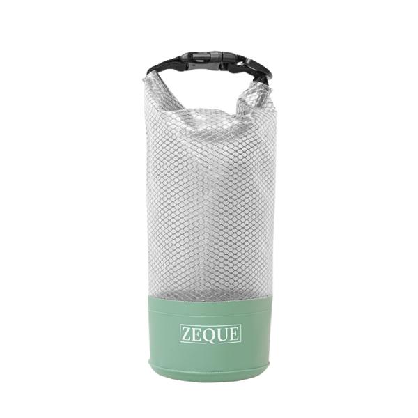 スマートフォン・キーケース・小さめの財布・絆創膏・折りたたみサングラスケースやメガネクロスなどの小物を、水に濡らさずに持ち歩ける防水小物入れ。容量1Lのコンパクトサイズ。外から内容がわかる透明なクリアPVC素材。カラビナなどに取り付けられる...