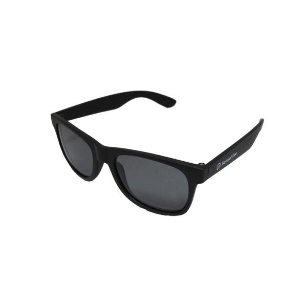 水面のぎらつきを抑え、水中が見えやすい！紫外線や予期せぬケガから目を守るためにもおすすめですX'SELLエクセル　NO-101 ナチュラルワン 偏光サングラス (ケース付)●レンズカラー：スモーク●ケース、レンズ拭き付き