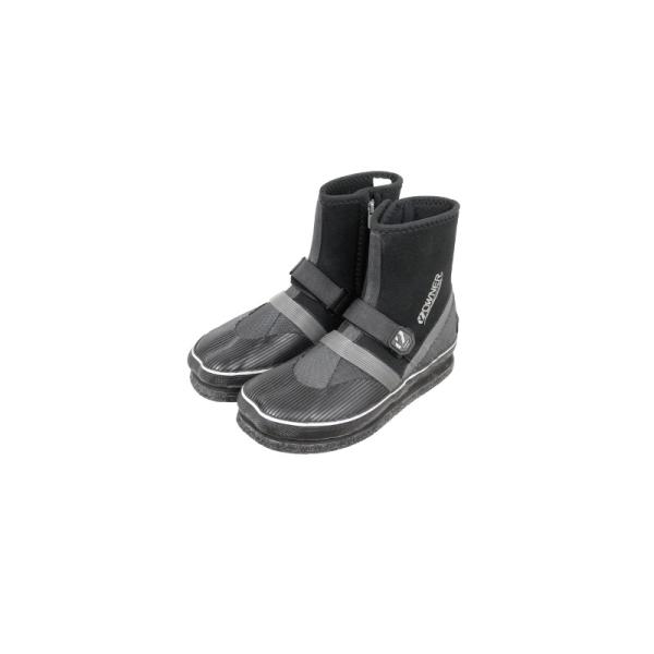 ■履きやすい鮎トップタビがカットフェルトを装備し登場！中丸タイプを追加しました。カットフェルトで屈曲性アップでグリップ感向上。日本時の足型に合わせた幅広タイプ。品質の高い台湾製。YKKファスナーを使用。クッションミッドソール搭載。※フェルト...