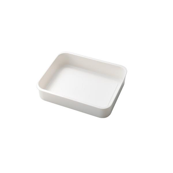 小物や弁当入れや氷作りケースとして活用できる、なにかと便利な大型トレー。●弁当、飲物、洗物、小道具入れに最適●食料が氷に直接触れないので、冷えすぎるのを防止●クーラーにジャストサイズの氷が作れるSHIMANOシマノ　SPA-ZA トレー 3...