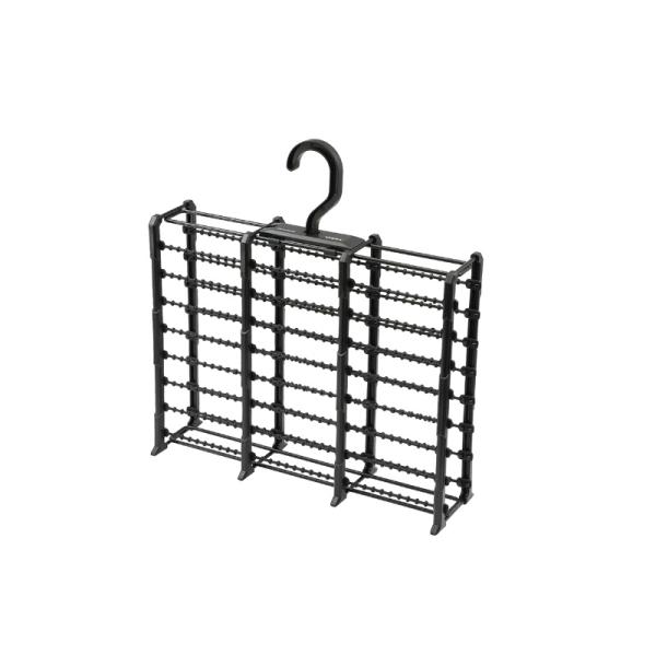 釣行後のルアーメンテナンスに便利。掛ける・洗う・干すをスムーズに。-特長-・伸縮するシリコーンハングにルアーを張った状態で掛けるので、ルアー同士が動いてフックが絡まる等のわずらわしさを解消します。・ルアーを掛けた状態でシャワーで洗ったり、水...