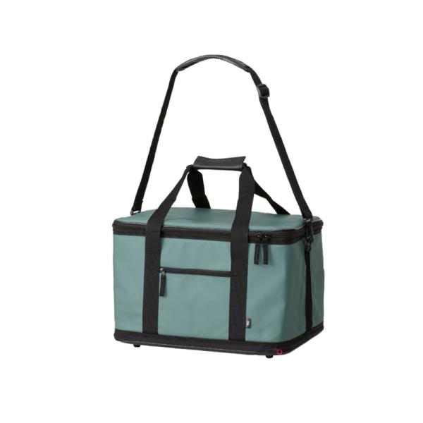 ハードクーラー開発半世紀の技術をソフトクーラーに投入。高保冷でコンパクト折り畳み可能なソフトクーラー。カラー新たに新登場（モカ、アンバー、ディープフォレスト）。用途に合わせて選べる4サイズ、各3色展開。地熱をカットする20mm厚底断熱材採用...