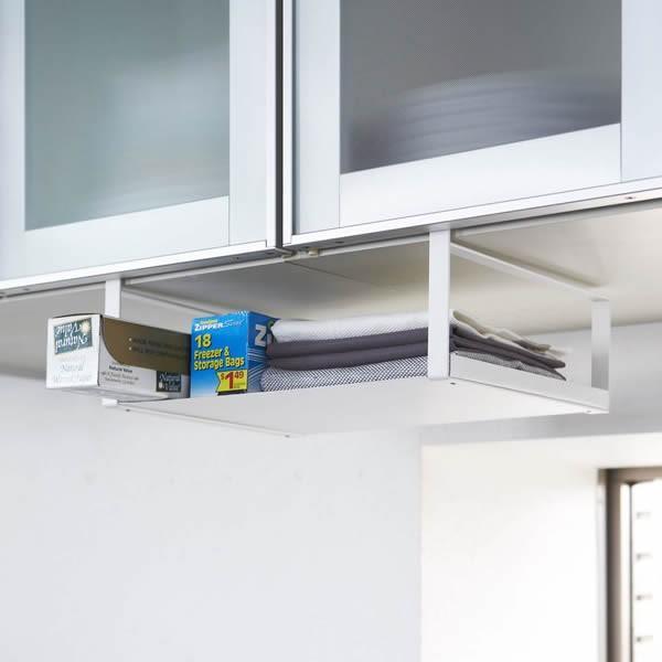 サイズ(約):30.5×24×高さ12cm重量(約):1kg材質:本体/スチール(粉体塗装)耐荷重(約):2kg製造国:中国メーカー:山崎実業山実 yamazaki 戸棚下 吊戸棚 差し込み式 吊り下げ 小物 アルミホイル ラップ トレイ ...