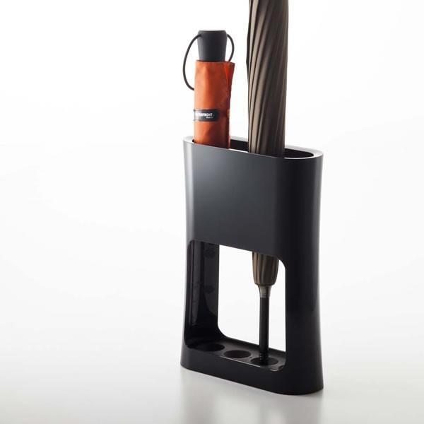 サイズ（約）:幅20.8×奥行7.6×高さ23cm重量（約）:650g材質:本体/ABS樹脂 重り/スチール（粉体塗装）メーカー:山崎実業山実 YAMAZAKI ヤマジツ 黒 折り畳み傘 折りたたみ傘 長傘 可能 兼用 収納 置ける 差せる...