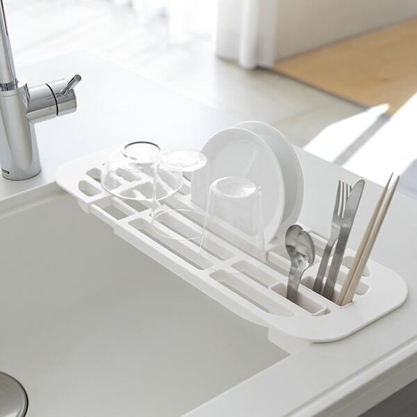 サイズ(約):幅44〜61×奥行17.5×高さ1.6cm対応シンクサイズ:シンク内寸約38〜55cmまで材質:本体/ABS樹脂耐熱温度:90度耐冷温度:-40度製造国:中国メーカー:山崎実業山崎実業 山実 yamazaki tower タワ...