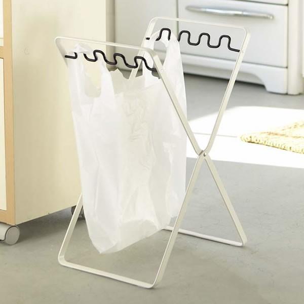 使用時サイズ（約）:幅26×奥行31×高さ50cm収納時サイズ（約）:幅26×奥行3.5×高さ58cm重量（約）:1.3kg材質:本体/スチール（粉体塗装）製造国:中国メーカー:山崎実業山崎実業 ゴミ袋 ゴミ袋スタンド 分別 資源ごみ 不燃...