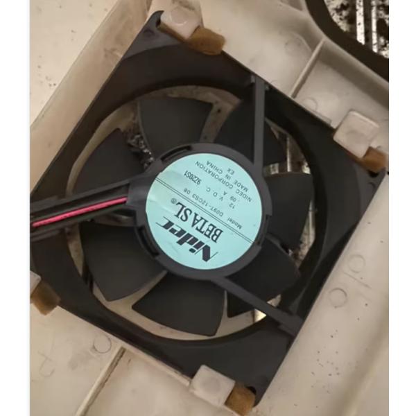 C*n様 未使用【ファンヴィーノ12】 ワインセラー】(右ヒンジ） funVino(ファンヴィーノ）12 ブラック SW