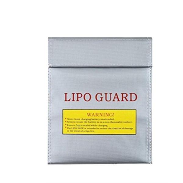 ☆難燃素材製でバッテリーを保護！持ち運びや保管に高出力なバッテリーの放置は万一の場合危険です！シッカリとした作りの難燃性素材バッグで、モバイルバッテリーなどの保管・持ち運びも安全・安心です。商品サイズ： 約 23×18cm