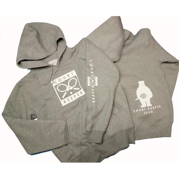 メジャーリーグでもおなじみのかぶりパーカー１） 遊び心のプリント配置２） やや大きめに着ていただくのが今風３） 混紡で型崩れしにくく乾きも早い４） フードは二重できれいなシルエット５）　ボトムカラーを選ばないグレー霜降り　６）　表面は毛玉が...