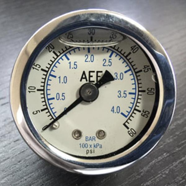AEE オイル プレッシャーゲージ フィッティング ショベル 油圧計 FL FX AEE オイルプレッシャーゲージ 油圧計 60PSI表示 ロゴ入り