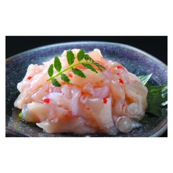 いかとんびとはいかの口の事です。１杯に一個しかとれない珍味です。コリコリ感を味わい下さい。