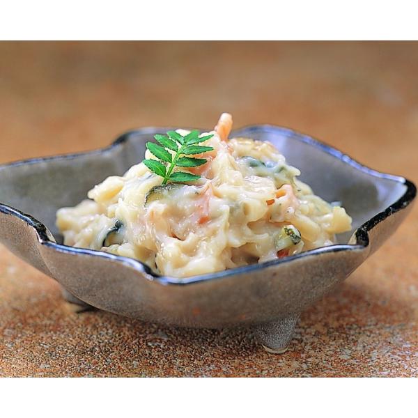 きゅうり、にんじん、大根を佐賀の銘酒大吟醸の酒粕に漬け込んだ、野菜の旨味たっぷりの粕漬けです。