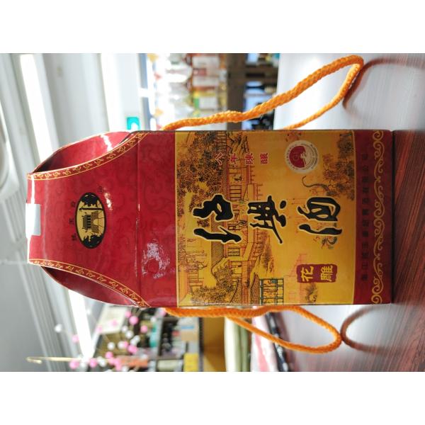 越王台とは紹興市内にある越王・勾践（こうせん）が築いた都の跡。良質の原酒をさらに厳選し長期熟成させた逸品。蔵出しの旨さが生きている８年ブレンド。