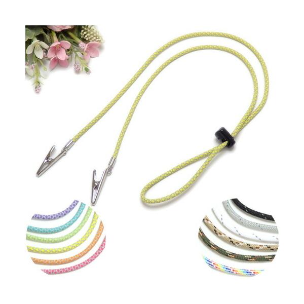 引張強度が180kgある丈夫なアウトドアコードで作ったナフキンクリップです。ハンカチやハンドタオルをはさんで、食事用エプロンになります。コードストッパー付きなので、長さが自由に調整できます。素材：アウトドアコード 3mm（ポリエステル100...