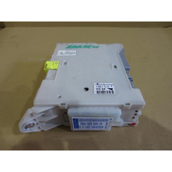 NOAH ノア DBA-ZRR75W ヒューズボックス 3ZR-FAE 202 82730 NOAH ノア DBA-ZRR75W ヒューズボックス 3ZR-FAE 202 82730