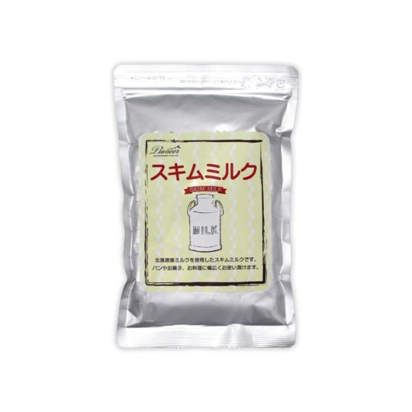 本品２ヶまでメール便対応※メール便ご希望の場合は配送方法の変更にて「メール便（日本郵政）」をお選びください。手順がご不明の場合はご連絡ください。北海道産ミルクを使用したスキムミルク（脱脂粉乳）です。パンやお菓子、お料理に幅広くお使いいただけ...