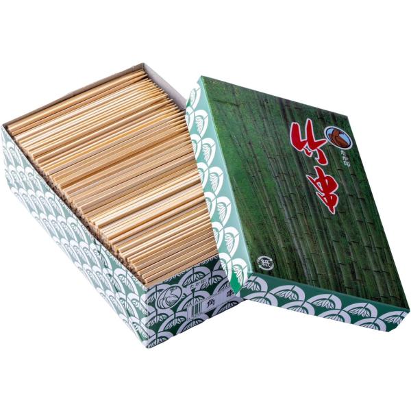 角串とは、断面が四角い竹串です。丸串よりも太く丈夫なので、肉類や野菜のかたまりなどを串刺しするのに適しています。季節の素材を最も美しい形に、食べる楽しみに華やかな彩りを添えます。やきとり、おでんなど、食材の回転防止に最適です。角タイプのため...