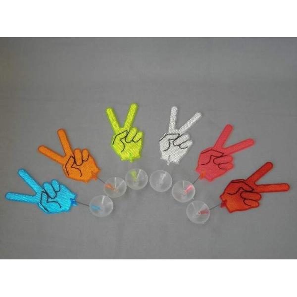 吸盤でガラスに貼り付け車の振動で左右にスイングします。ブルー　690511オレンジ　690512イエロー　690513（メーカー表記はグリーンですが、どう見ても黄色なのでイエローとしています）クリア　690514ピンク　690515レッド　...