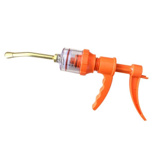 【高い給餌効率】さまざまな家畜の病気の予防と治療に適しており、技術的な障害なしに繰り返し使用できます【線量調整可能】線量調整ボタンを押し、前方に押して固定線量を調整します。 50mlは調整可能で、最小量は10mlです【動物用医薬品ディスペン...