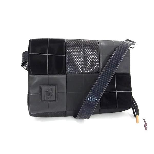 ■新品同様■ Desigual デシグアル ポリウレタン60％×ポリエステル40％ クロスボディ ショルダーバッグ ブラック系 BI1396 □新品同様□ Desigual デシグアル ポリウレタン60％×ポリエステル40