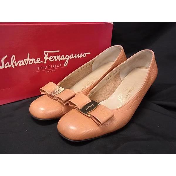 FERRAGAMO Salvatore Ferragamo フェラガモ ヴァラリボン レザー