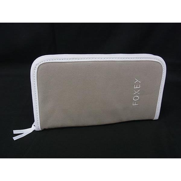 FOXEY □極美品□ フォクシー キャンバス パスポートケース