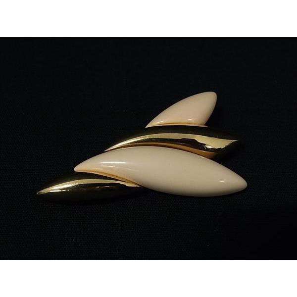 GIVENCHY（ジバンシィ） ヴィンテージ ピンバッジ ピンブローチ