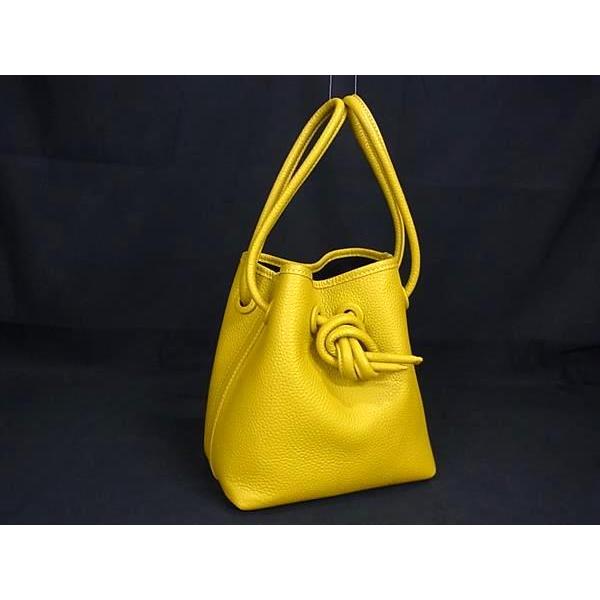 ■新品同様■ VASIC ヴァジック ボンド レザー 巾着型 ハンドバッグ トート レディース イエロー系 FL5896 □新品同様□ VASIC ヴァジック ボンド レザー 巾着型 ハンドバッグ