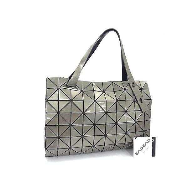 BAO BAO ISSEY MIYAKE バッグ シルバー 極美品 楽天市場】□極美品□ BAO BAO ISSEY MIYAKE バオバオイッセイミヤケ