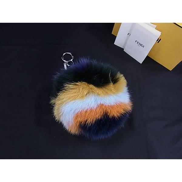 FENDI　フェンディ　ポンポンチャーム　ファー　キーホルダー　バックチャーム FENDI（フェンディ） □新品同様□ ポンポンチャーム ファー×レザー