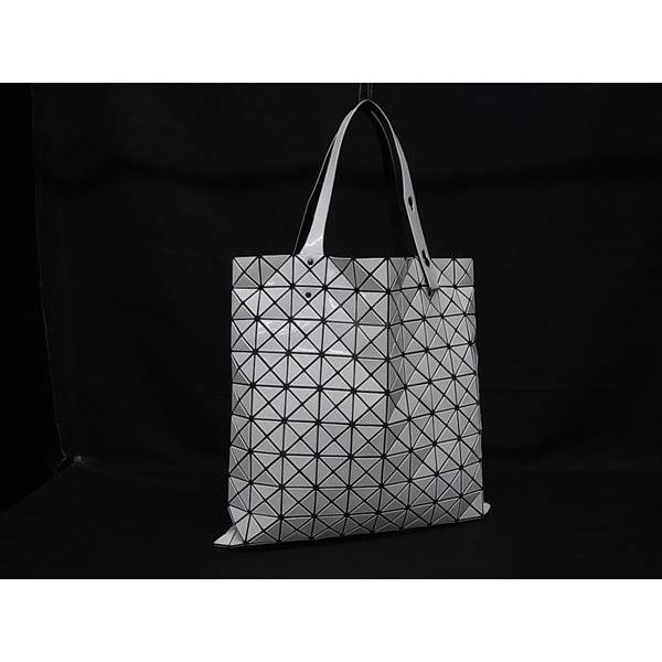 極美品　バオバオイッセイミヤケ　プリズムカンガルークロスボディショルダーバッグ BAO ISSEY MIYAKE □極美品□ バオバオイッセイミヤケ プリズム PVC
