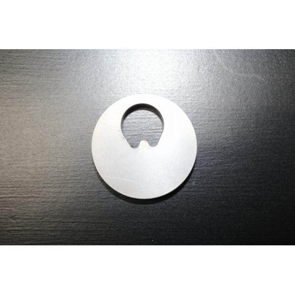 エボ１０用リアの偏芯ボルトプレートが先端が削れて、正しアライメントが出来なくなっている車両が多いです（画像３枚目　削れた純正プレート）破断テストで、純正の2倍の強度サビに強いステンレス製２枚セットで、￥2,200キャンバー調整左右とトー調整...