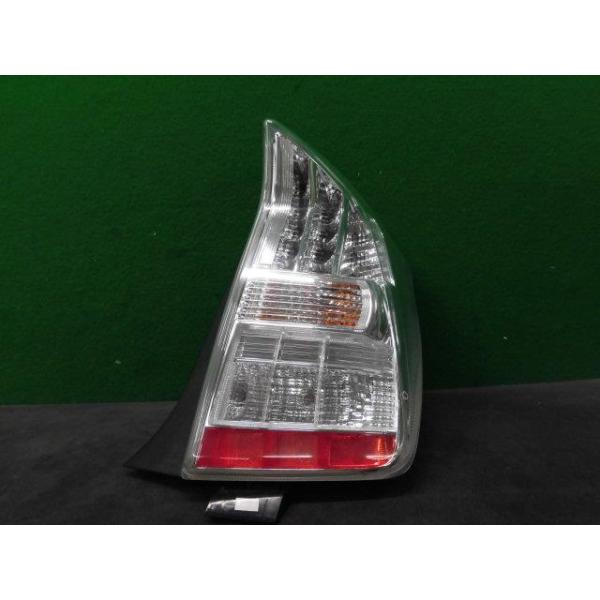 プリウス DAA-ZVW30 右テールランプ 070 81550-47120 : YRCヤフー