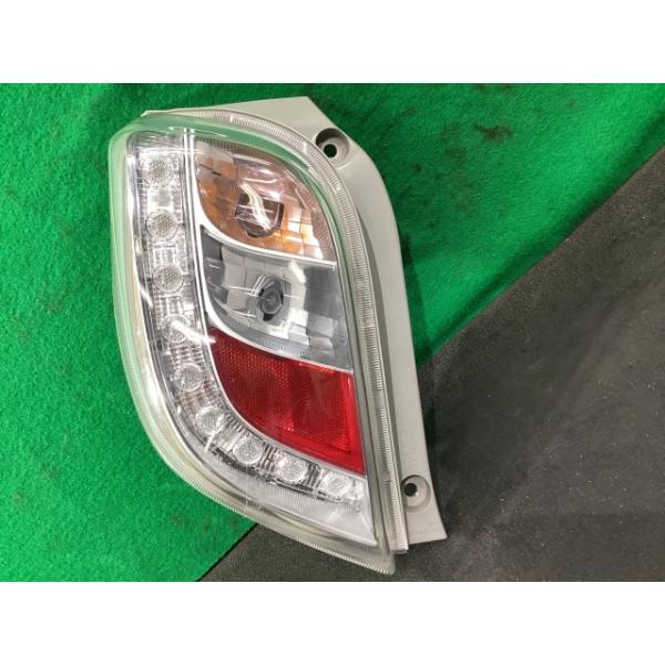 新品未使用ミライースDaihatsu テールライト 81561-B2410 左側 yrc-shonai_000090505215600