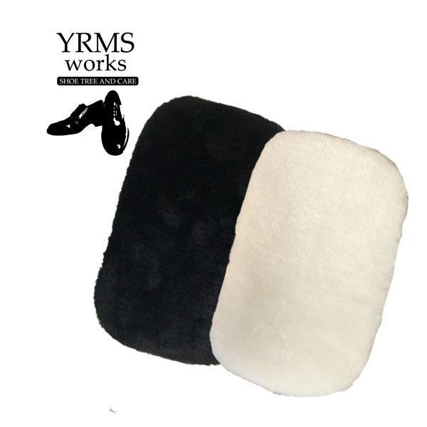 　　-特長-●皮革に優しい素材を使用したグローブ型のクロスです。●表面は柔らかな生地になっております。●皮革に優しく自然なツヤを出します。●デイリーケアや朝の忙しい時等に大変便利です。　　-原産国-　　中国