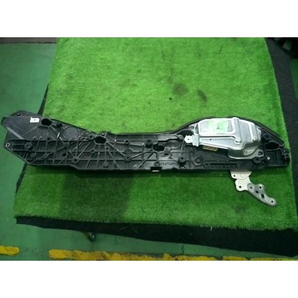 ヴォクシー DBA-ZRR80G 左パワースライドドアモーター 85006-28172