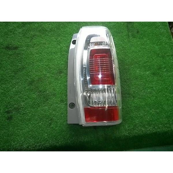 タント タントエグゼ DBA-L455S 右テールランプ 81550-B2340 070231