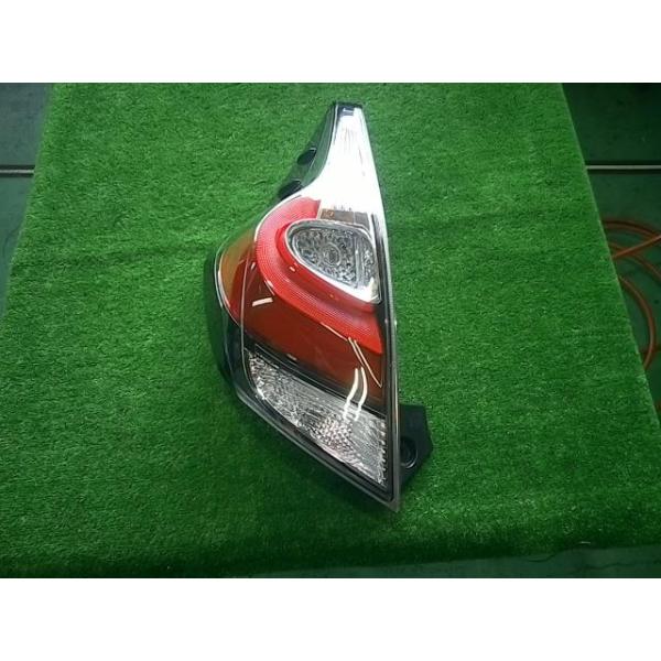 アクア DAA-NHP10 左テールランプ 81561-52D50 071092 : BW山本商店