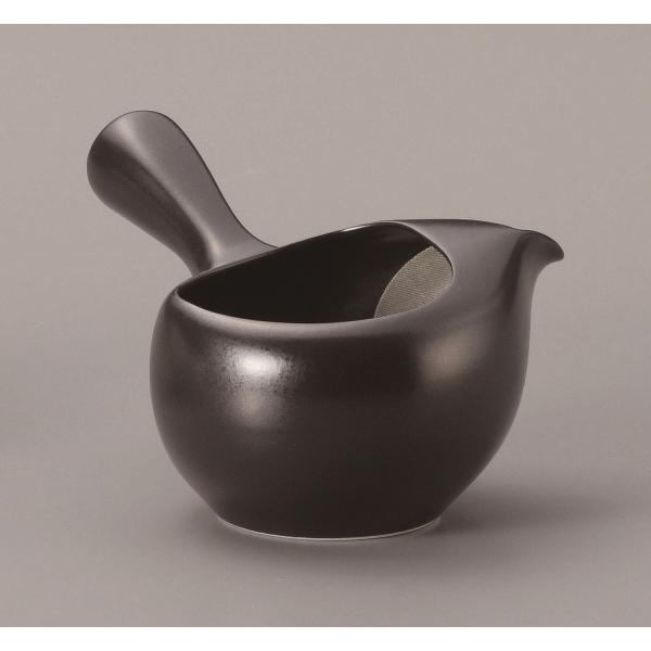 深蒸し茶を美味しく淹れるために開発された「ちゃーみる」。簡単で気軽にお茶が淹れられる急須という事で不動の人気を誇っています。